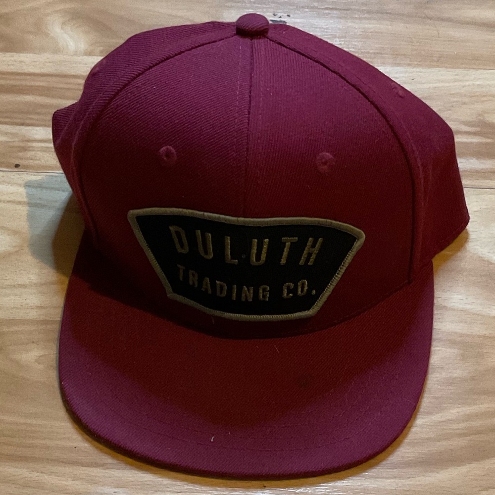 Duluth Trading Co. Maroon and Black Cap